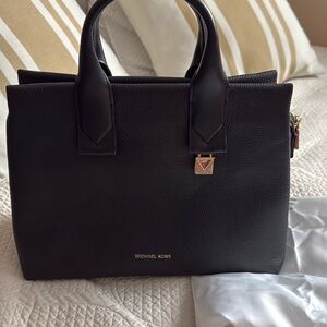 NWT Micheal kors satchel pebble leather bag